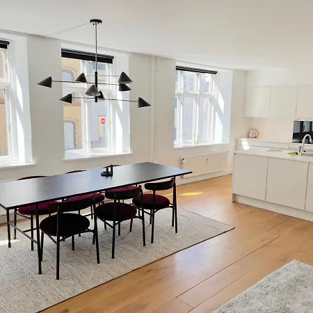Amazing Near Tivoli Gardens & Hall Square *