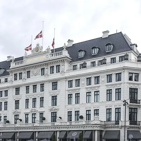 Amazing Near Tivoli Gardens & Hall Square Copenhagen