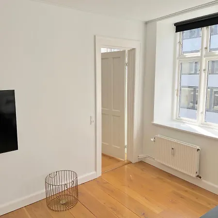 Amazing Near Tivoli Gardens & Hall Square *