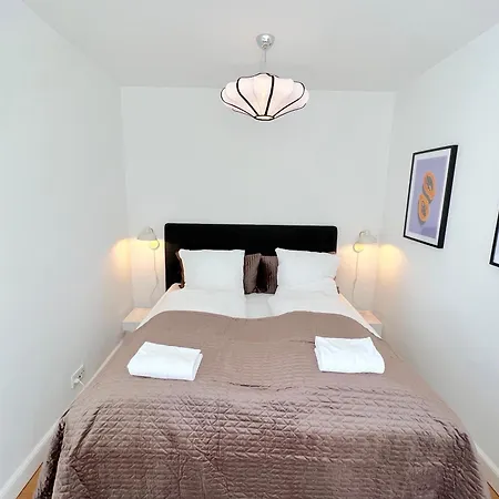 Amazing Near Tivoli Gardens & Hall Square Apartment